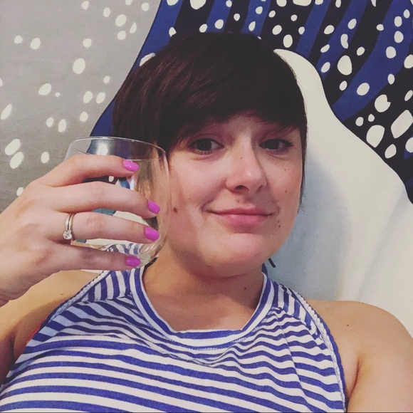 Meet your Posher, Debra - Picture 1 of 1